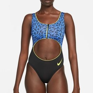 NWT Nike swim one piece size L